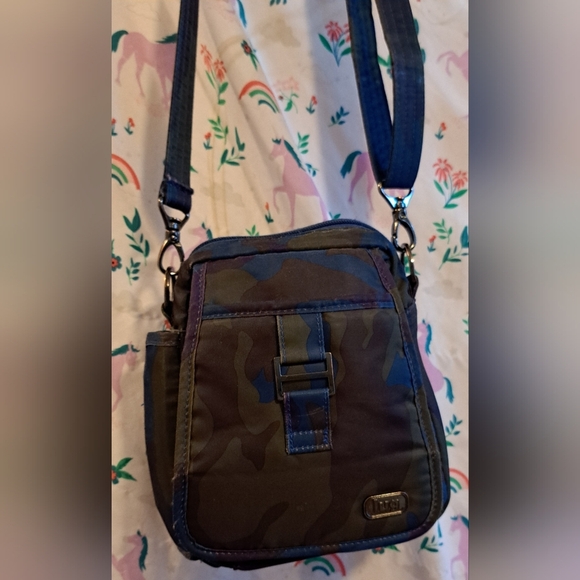 lug Handbags - Lug Can Can Dark Tone Nylon Camo Hiking Outdoor Purse Bag w/ Bottle Holder